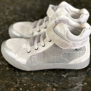 Flex Logan Silver Shoes